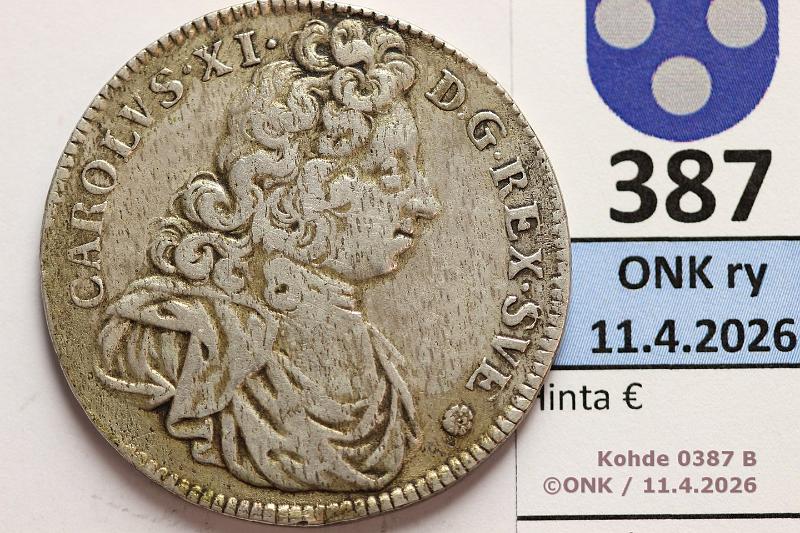 k-0387-b.jpg - Kohde 387 (kuva 2/2), l�ht�hinta: 150 &euro; / myyntihinta: 165 &euro;  4 mk   1694 SM#85/KM#296   Ag, Kaarle XI , kunto:  4 