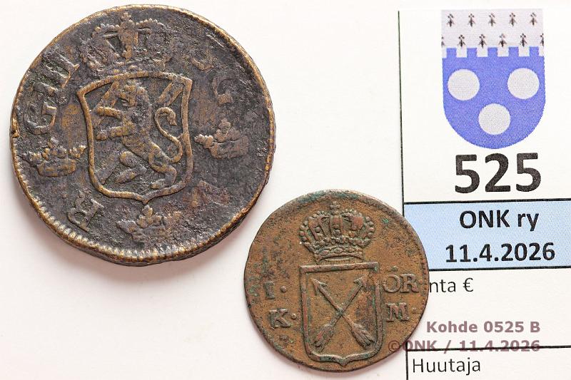 k-0525-b.jpg - Kohde 525 (kuva 2/2), l�ht�hinta: 5 &euro; / myyntihinta: 10 &euro; 1 + 2 �re 1772, -77 SM#102a, 104a Cu, Kustaa III,  1�  -72,  2�  -77, kunto: 3, 2