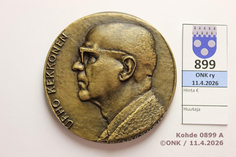 k-0899-a.jpg - Kohde 899 (kuva 1/2), l�ht�hinta: 10 &euro; / ei tarjouksia Kekkonen 1967 Br, 70mm, Kultateollisuus, n:o 1070. Tukiainen, kunto: 9