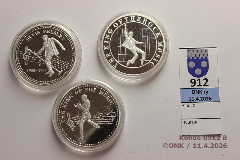k-0912-b.jpg - Kohde 912 (kuva 2/2), l�ht�hinta: 5 &euro; / myyntihinta: 11 &euro; Elvis (3)  Hopeanv�riset mitalit kapselissa, Proof, kunto: 10