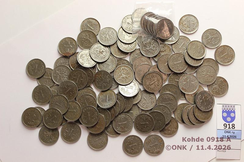 k-0918-a.jpg - Kohde 918, l�ht�hinta: 10 &euro; / myyntihinta: 10 &euro; Suomi 1 mk 372 g 1945-52 Fe n. 106 kpl, Mm. 6 x -49, variantteja?, kunto: 3-7