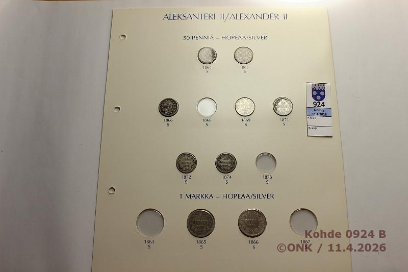 k-0924-b.jpg - Kohde 924 (kuva 2/4), l�ht�hinta: 160 &euro; / myyntihinta: 180 &euro; Suomikansio 1864-1917 (141) Merkki Borgin erinomainen kansio suojakotelolla.  1p (37 kpl, ei -64,-70,-82,-84);  5p (27, ei -10);  10p (25, ei -75,-98);  25p (26, ei -67,-68,-76);  50p (20, ei -68,-76);  1mk (6, ei -64,-67,-70,-15), kunto: 3-9