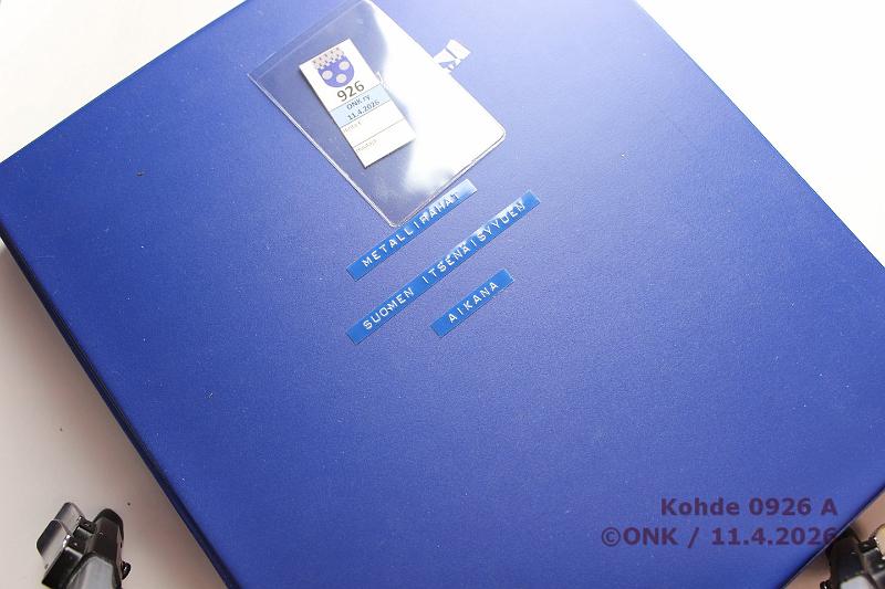 k-0926-a.jpg - Kohde 926 (kuva 1/4), l�ht�hinta: 40 &euro; / myyntihinta: 40 &euro; Suomikansio 1952-2001 (270) Kansio kolikkotaskuilla.  1p-10mk  1963-2001 kaikki (=229);  1-50mk  1952-62 kaikki paitsi 5mk 1953 FeNi ja 20mk 1960 (=41). Yli puolet leimakiiltoisia, kunto: 4-9