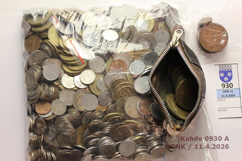 k-0930-a.jpg - Kohde 930, l�ht�hinta: 10 &euro; / myyntihinta: 13 &euro; Suomi >2 kg 1865? P��osin 1p-50mk rahoja itsen�isyyden ajalta. Lis�ksi 1mk 1964-67(4), 8 x keisarivallan Cu-rahoja (mm. 10p 1876) ja 10 x SP-mitali, kunto: vk