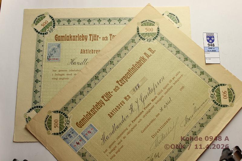 k-0948-a.jpg - Kohde 948, l�ht�hinta: 15 &euro; / myyntihinta: 15 &euro; Osakekirjat 1919, -20 Gamlakarleby Tj�r- och Terpentinfabrik A.B. Leimamerkit, 1920 prep�, kunto: 8, 7