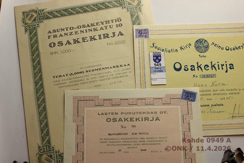 k-0949-a.jpg - Kohde 949 (kuva 1/2), l�ht�hinta: 30 &euro; / myyntihinta: 30 &euro; Osakekirjat 1920-57 (6) Kotiteollisuusosakeyhti� Pirtti -20, Asunto-osakeyhti� Franzeninkatu 10 192. (blanko), Lapin Puku OY -41, Kemin Pukimo OY -43, Sosialistin Kirjapaino OY -50, Lasten Pukutehdas OY -57, kunto: 7-9