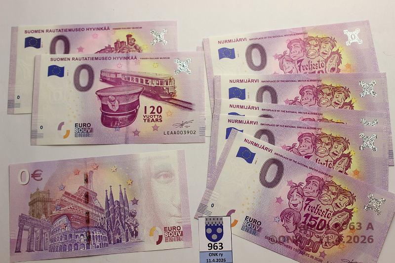 k-0963-a.jpg - Kohde 963, l�ht�hinta: 5 &euro; / myyntihinta: 15 &euro; 0-eurot 2017-20 (9) Suomen Rautatiemuseo Hyvink��: Hyvink�� 100 v -17 (Suomen ensimm�inen nollaseteli) LEPZ003037; Suomen Rautatiemuseo 120 v -18 LEAA003902; Nurmij�rvi: 7 veljest� 150 v LEBB001309-15, 7 per�k, kunto: 9