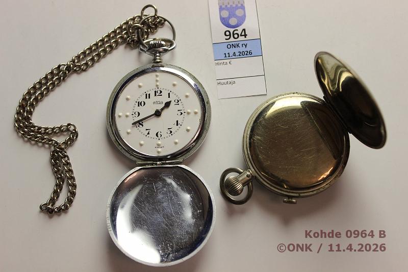 k-0964-b.jpg - Kohde 964 (kuva 2/2), l�ht�hinta: 10 &euro; / myyntihinta: 11 &euro; Taskukellot (2)  Taskukello sokeille, Arsa, ei k�y; Ajanottokello, toimiva, kunto: 7